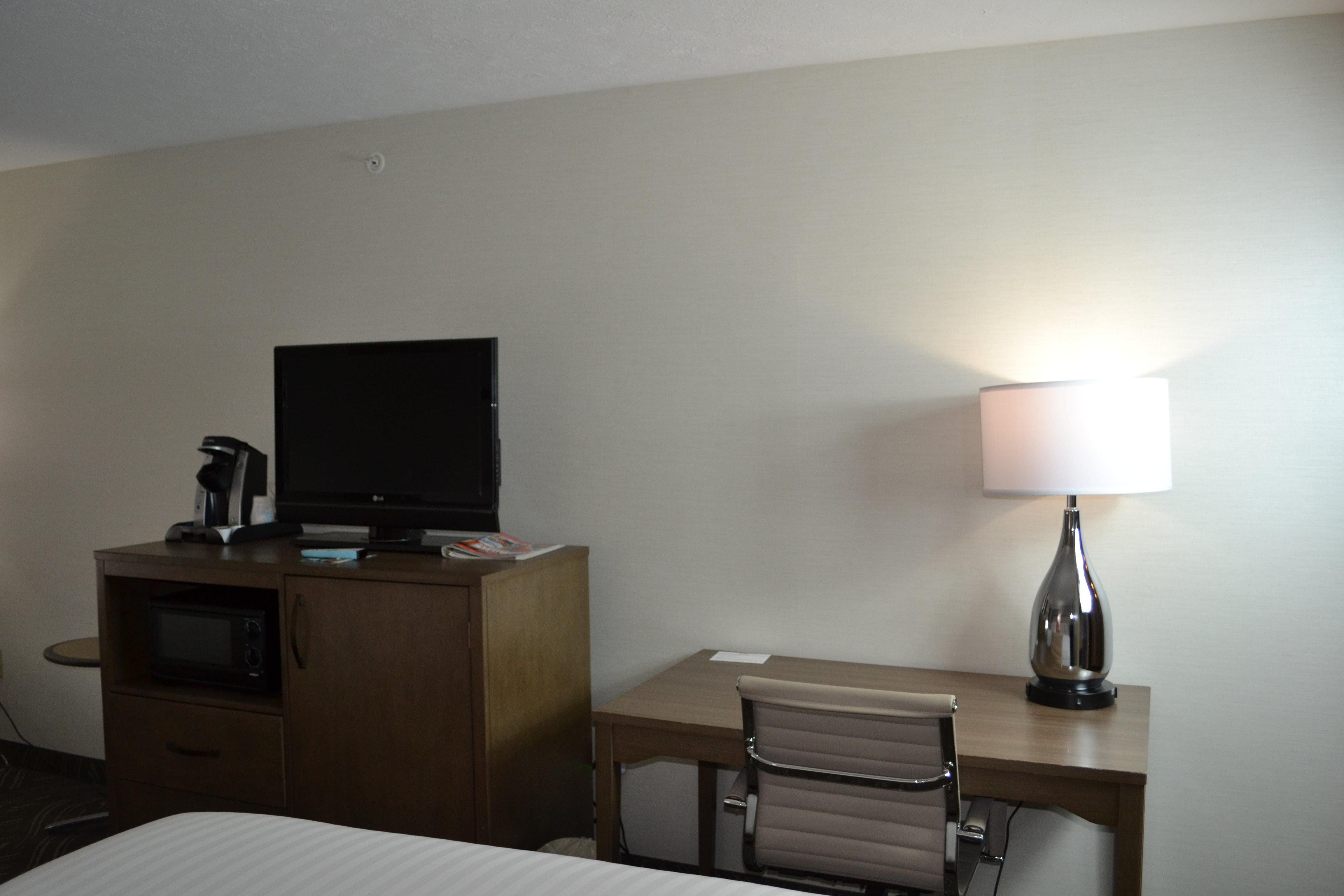 Holiday Inn Express Hotel & Suites Kent State University Bagian luar foto
